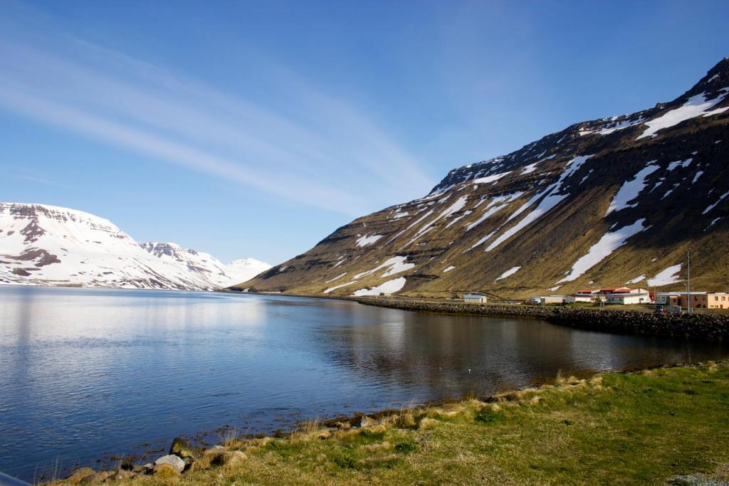 Comfy Guesthouse Westfjords Sudureyri エクステリア 写真