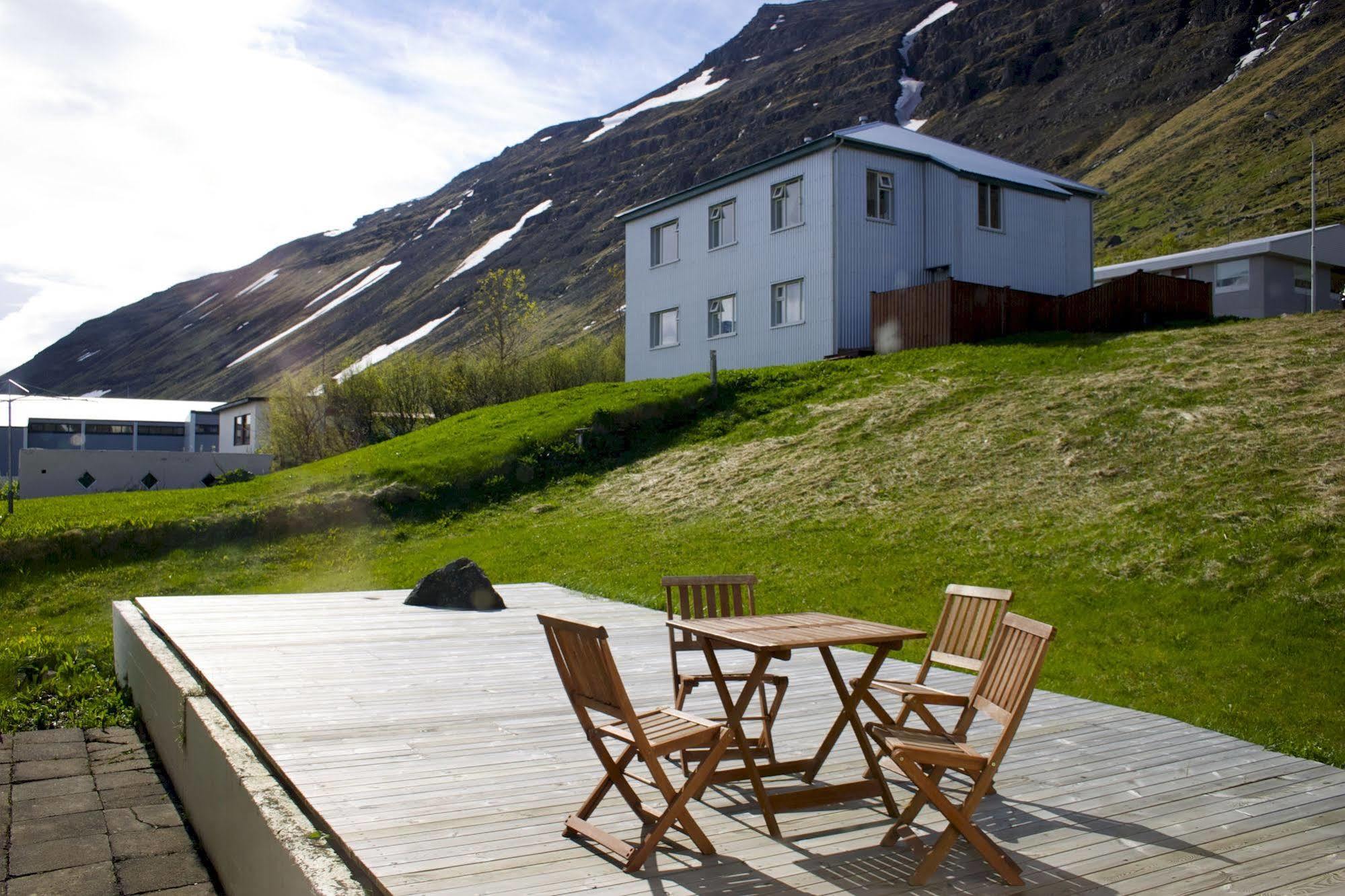 Comfy Guesthouse Westfjords Sudureyri エクステリア 写真