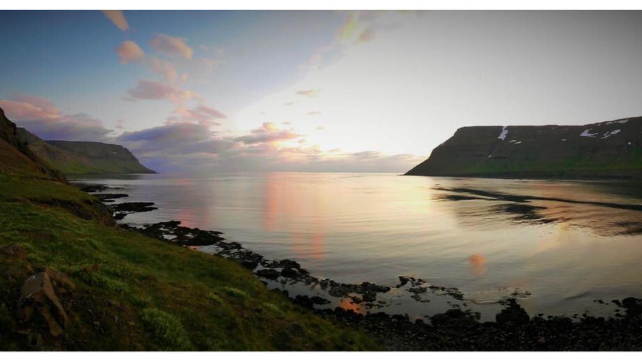 Comfy Guesthouse Westfjords Sudureyri エクステリア 写真