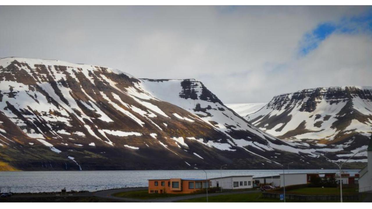 Comfy Guesthouse Westfjords Sudureyri エクステリア 写真